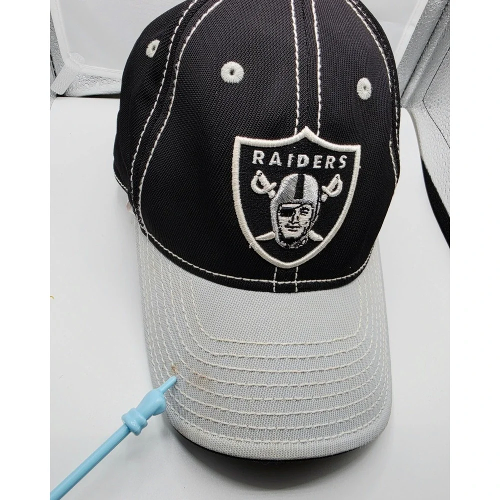 Reebok NFL Oakland Raiders Hat Mens Black Grey Stretch Fit Onfield Equipment Cap